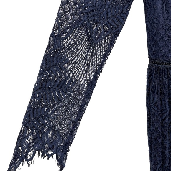 Monique Lhuillier Long Sleeve Formal Lace Gown - Picture 5 of 14